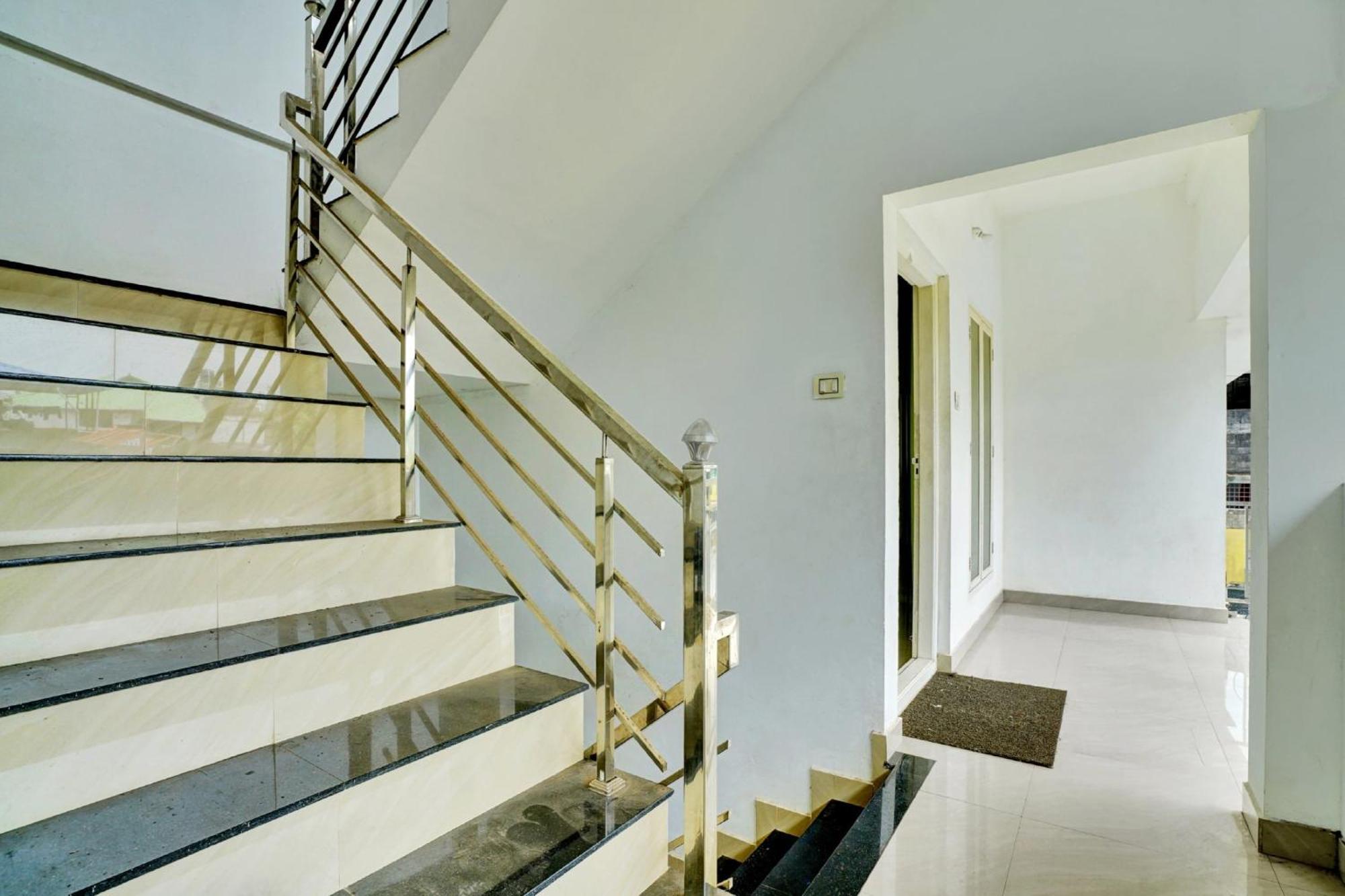 Kochi Collection O 81026 Suqoon Premium Stays מראה חיצוני תמונה