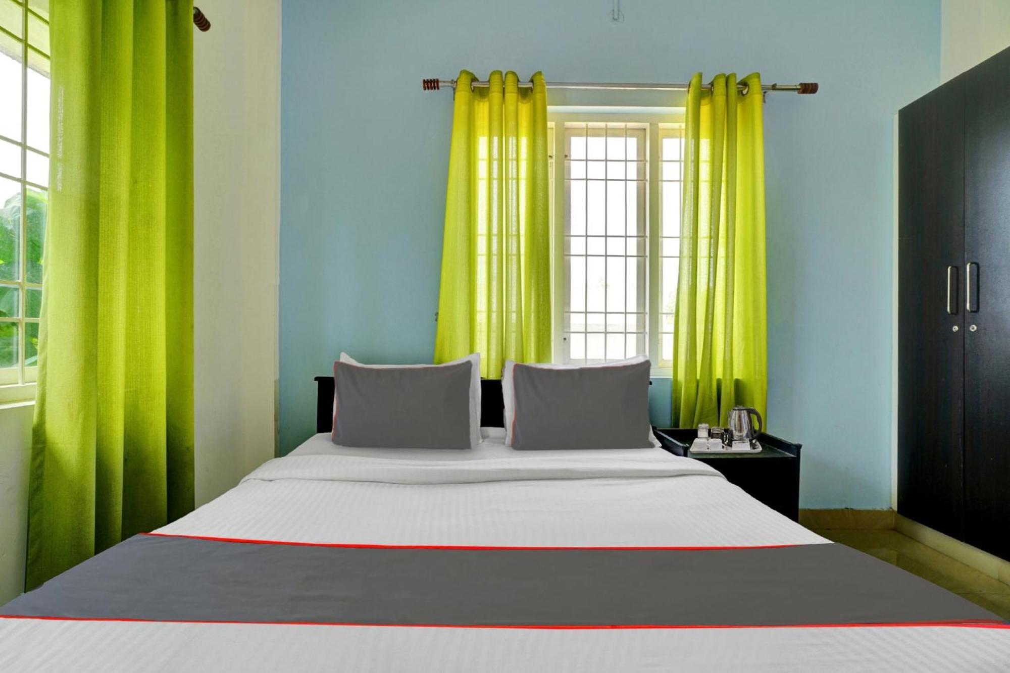 Kochi Collection O 81026 Suqoon Premium Stays מראה חיצוני תמונה