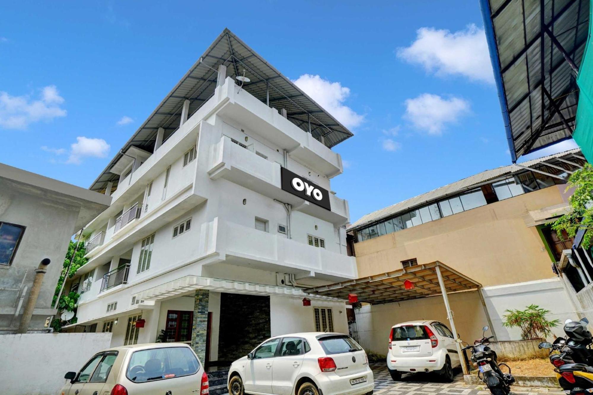 Kochi Collection O 81026 Suqoon Premium Stays מראה חיצוני תמונה